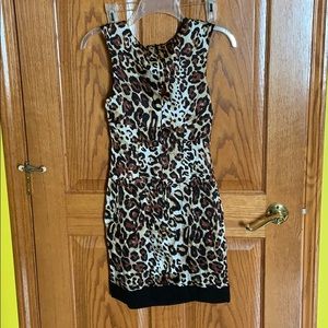Really pretty leopard print dress.